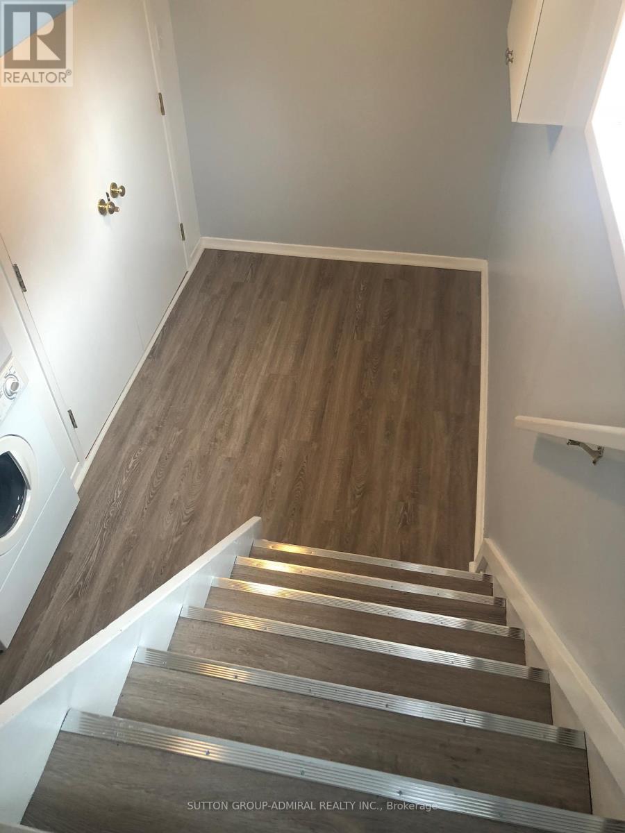 256 Mcconvey Drive, Richmond Hill, Ontario L4C 3K2 - Photo 13 - N12549848