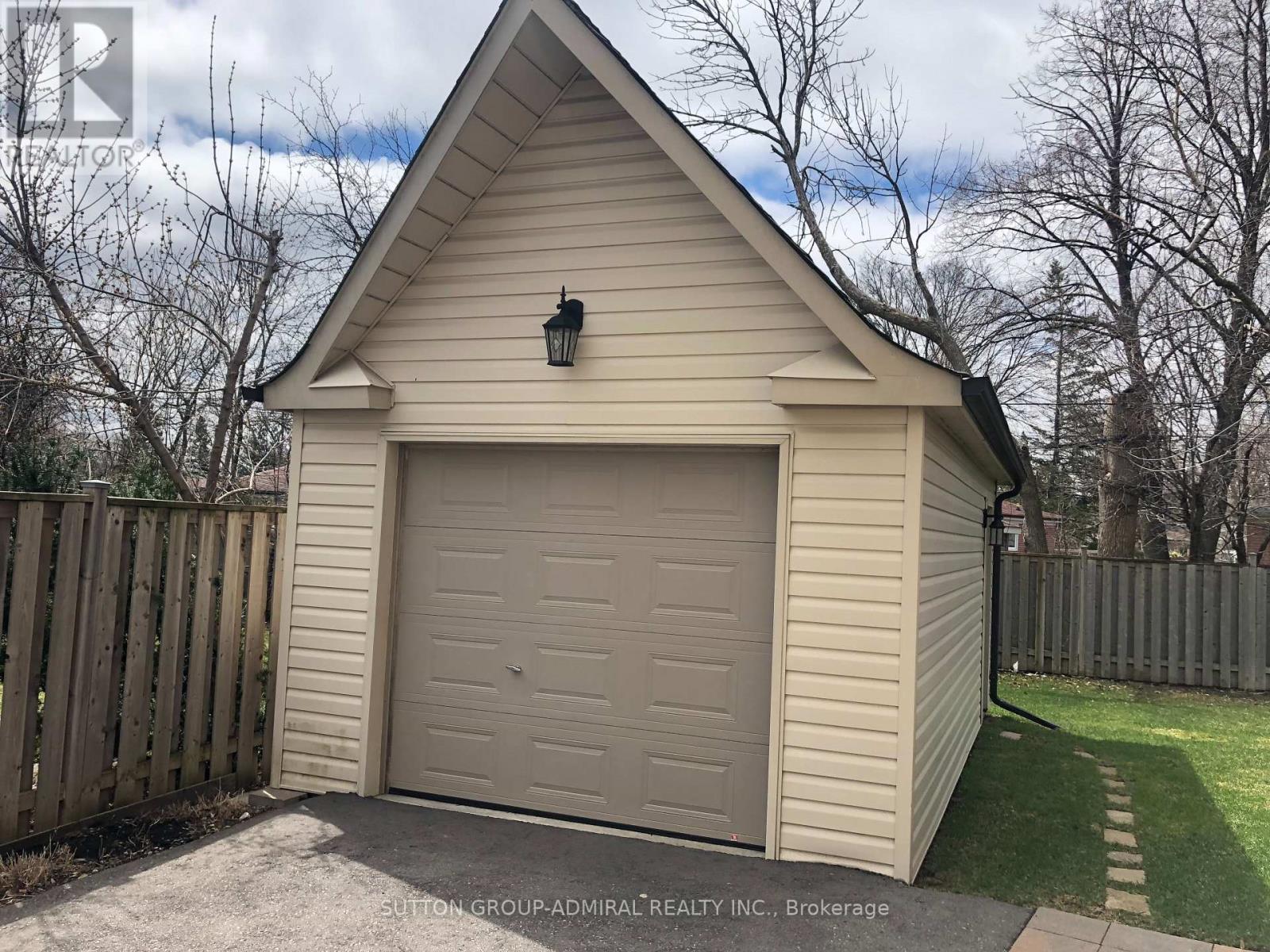 256 Mcconvey Drive, Richmond Hill, Ontario L4C 3K2 - Photo 19 - N12549848