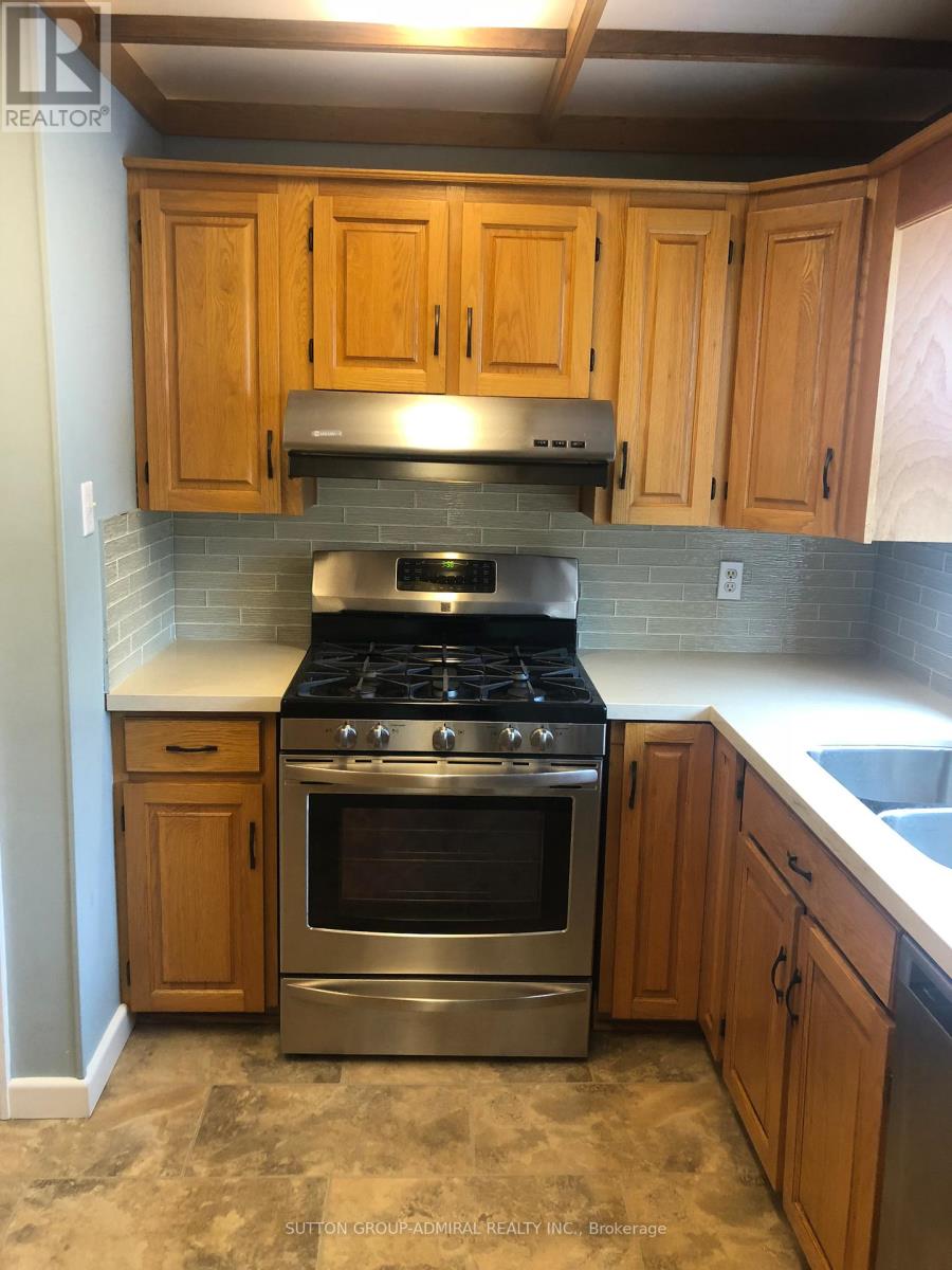 256 Mcconvey Drive, Richmond Hill, Ontario L4C 3K2 - Photo 7 - N12549848