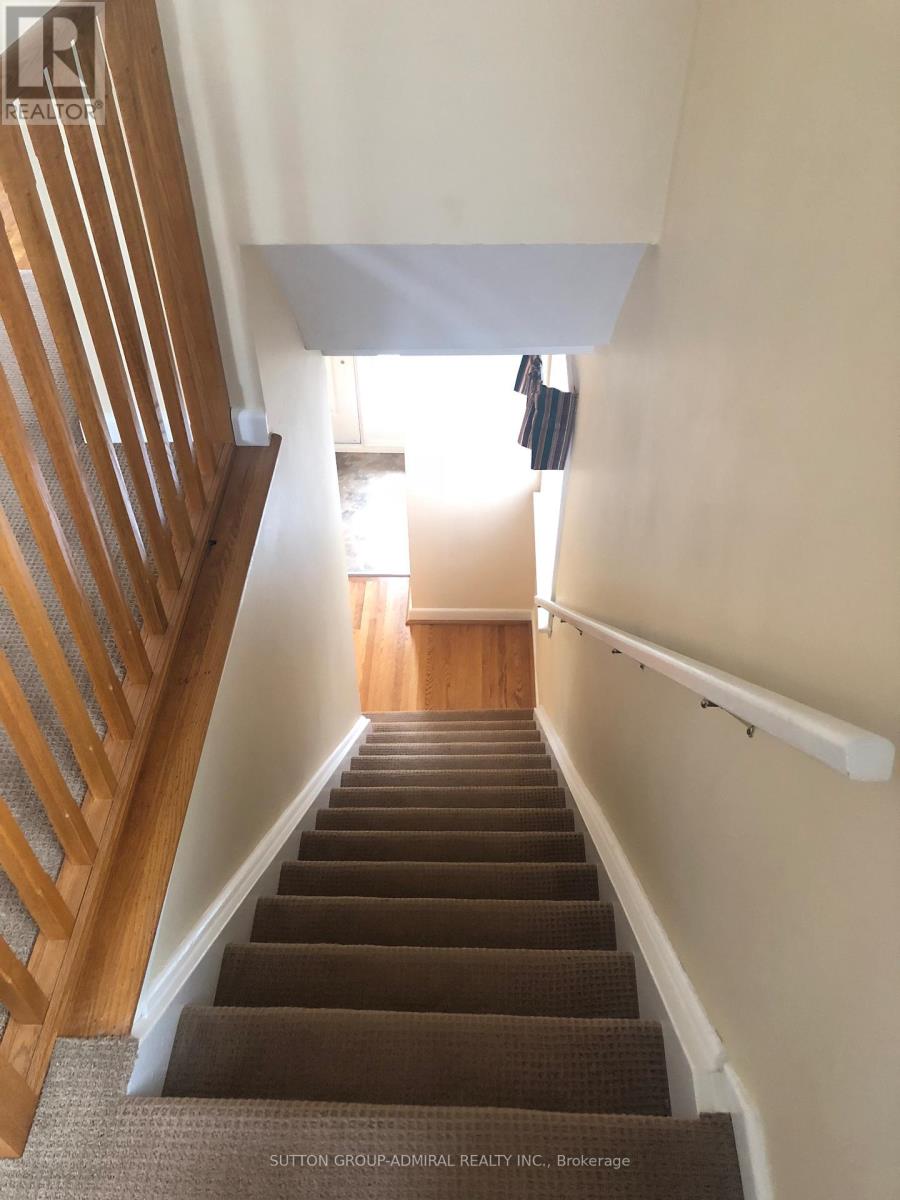 256 Mcconvey Drive, Richmond Hill, Ontario L4C 3K2 - Photo 9 - N12549848