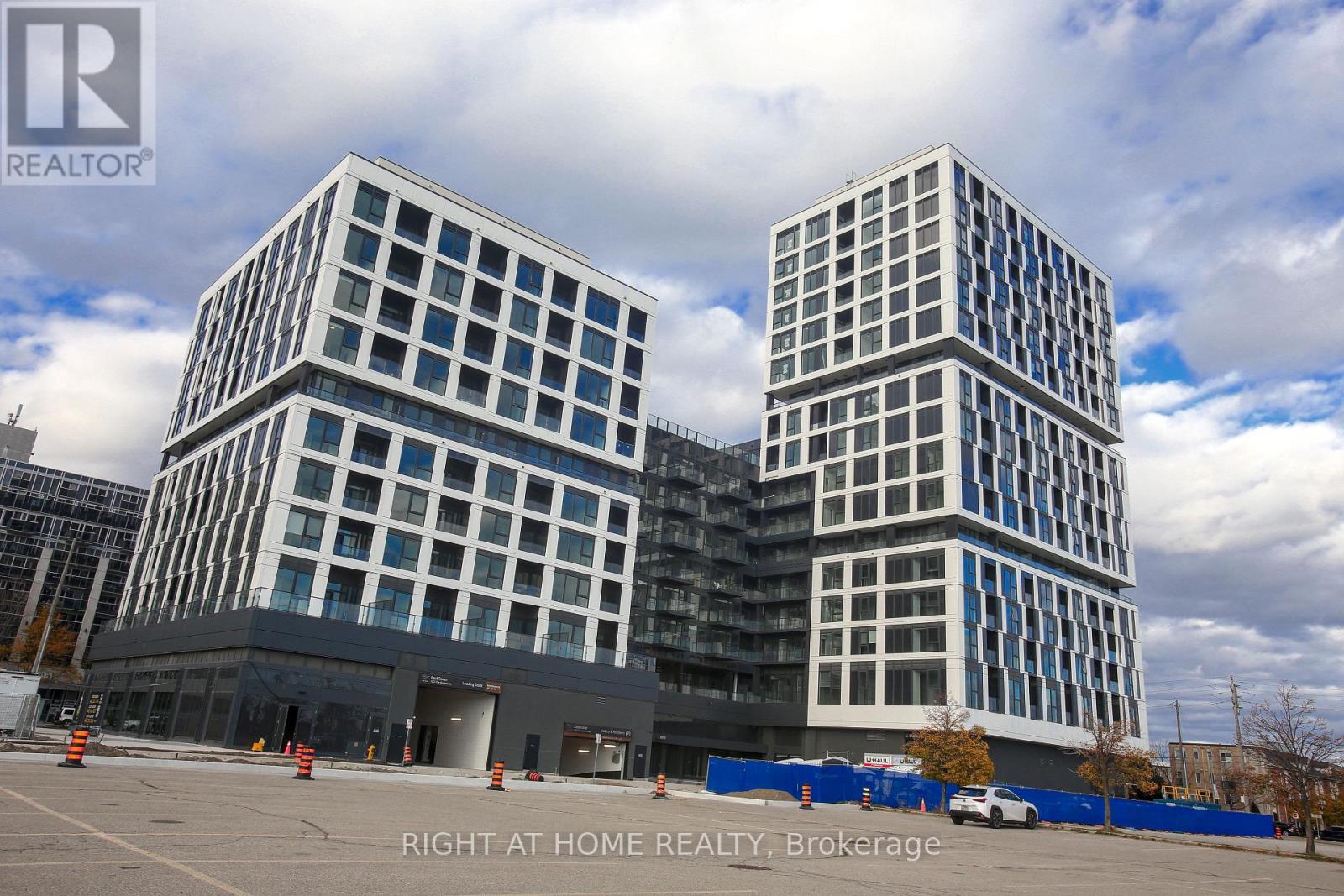 209 - 1007 THE QUEENSWAY, Toronto, Ontario