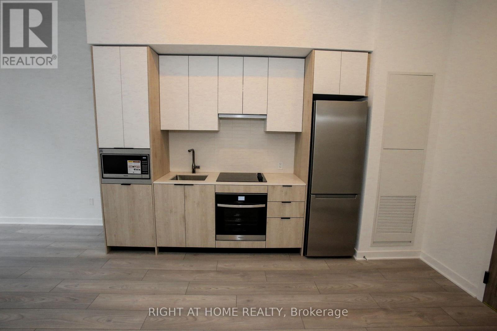 209 - 1007 The Queensway, Toronto, Ontario M8Z 0C6 - Photo 10 - W12549844