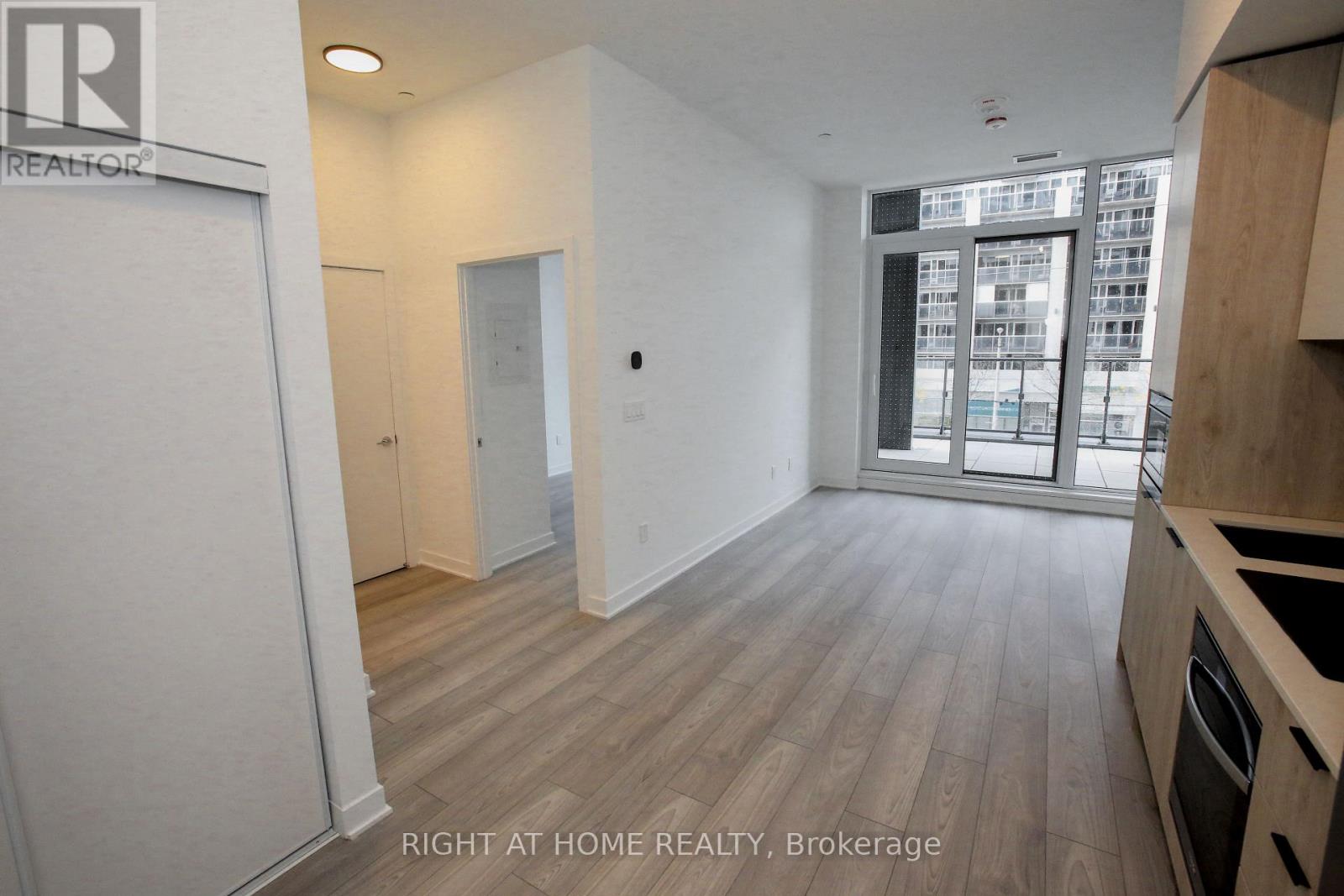 209 - 1007 The Queensway, Toronto, Ontario M8Z 0C6 - Photo 12 - W12549844