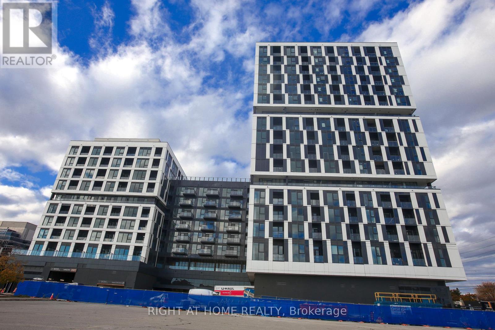 209 - 1007 The Queensway, Toronto, Ontario M8Z 0C6 - Photo 2 - W12549844