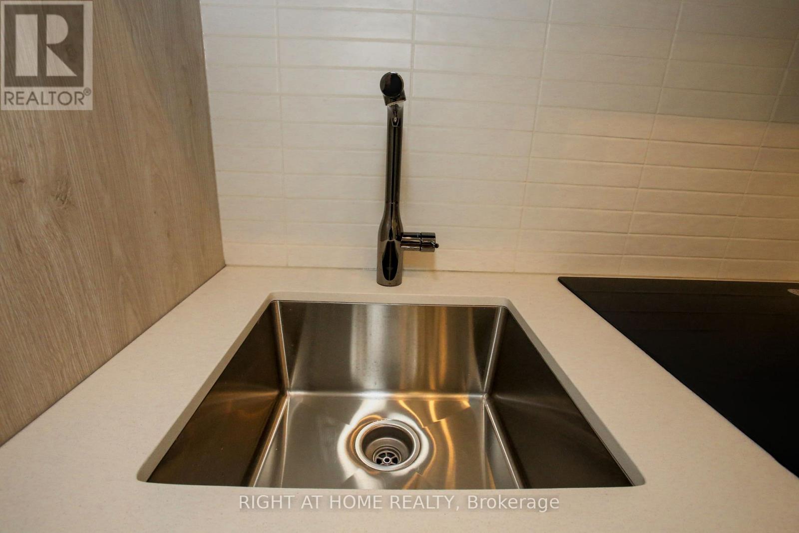 209 - 1007 The Queensway, Toronto, Ontario M8Z 0C6 - Photo 21 - W12549844