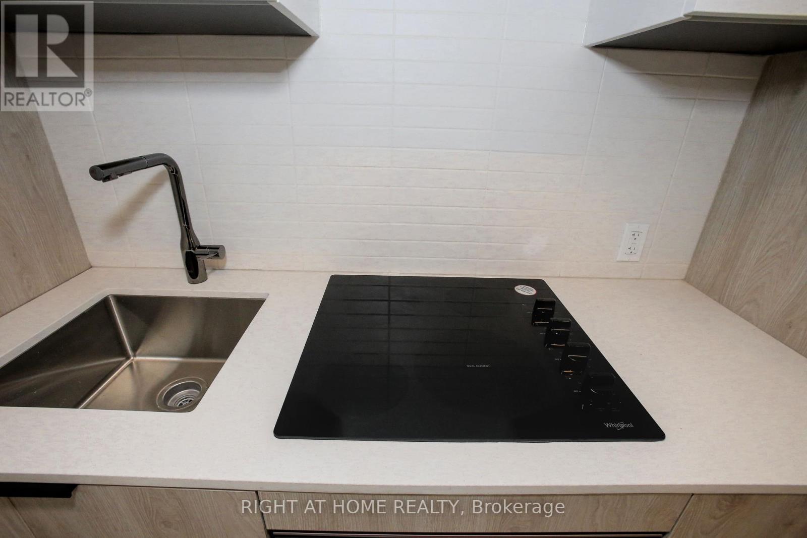 209 - 1007 The Queensway, Toronto, Ontario M8Z 0C6 - Photo 22 - W12549844