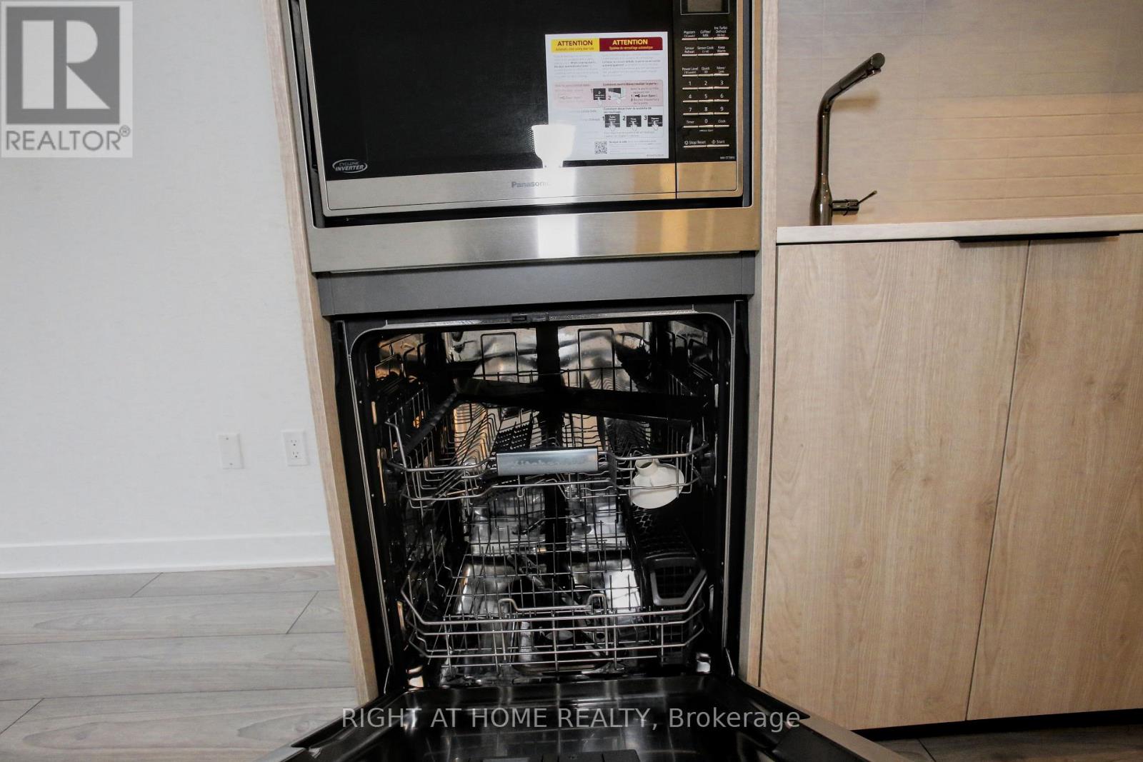 209 - 1007 The Queensway, Toronto, Ontario M8Z 0C6 - Photo 23 - W12549844