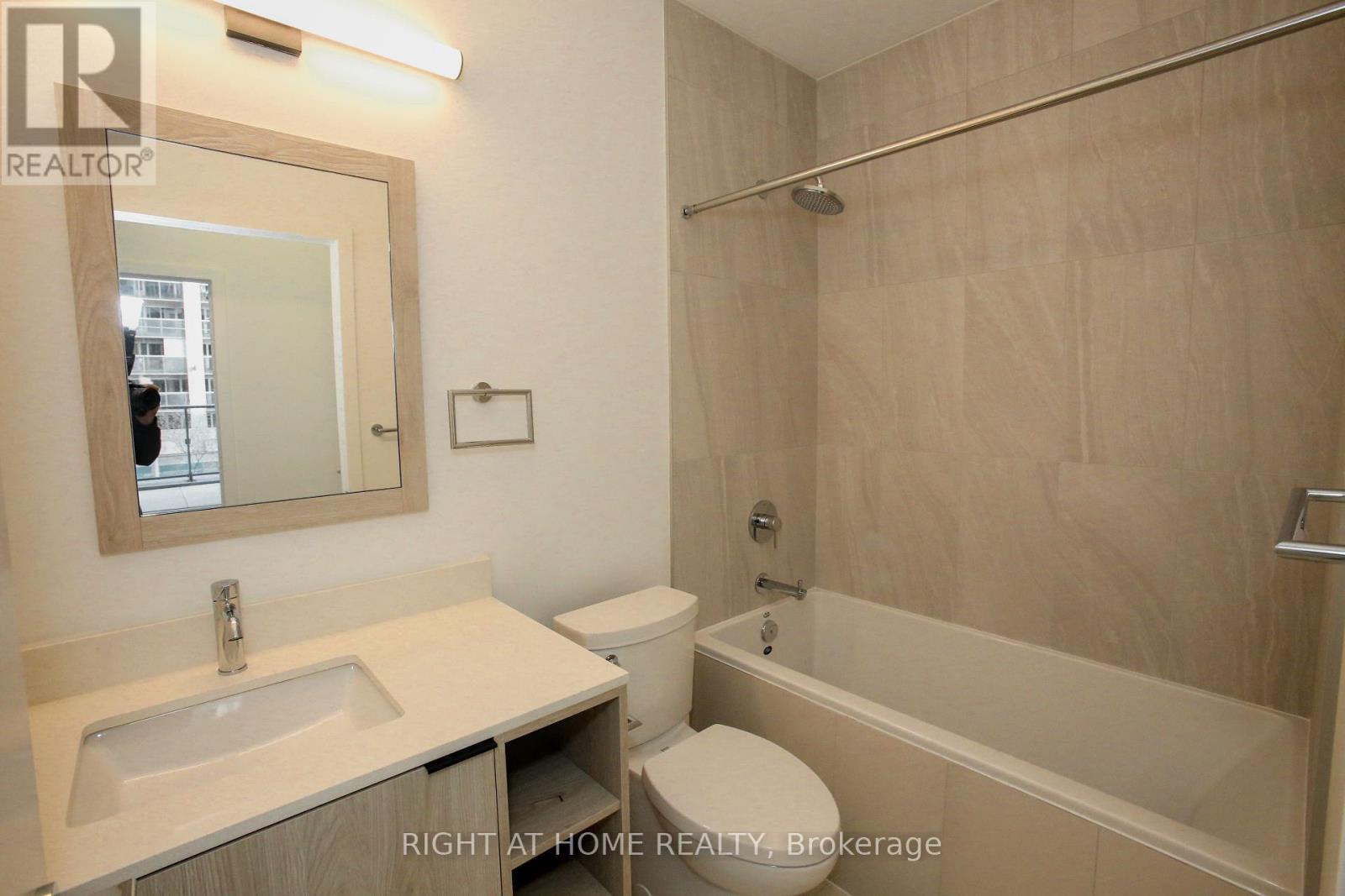 209 - 1007 The Queensway, Toronto, Ontario M8Z 0C6 - Photo 30 - W12549844