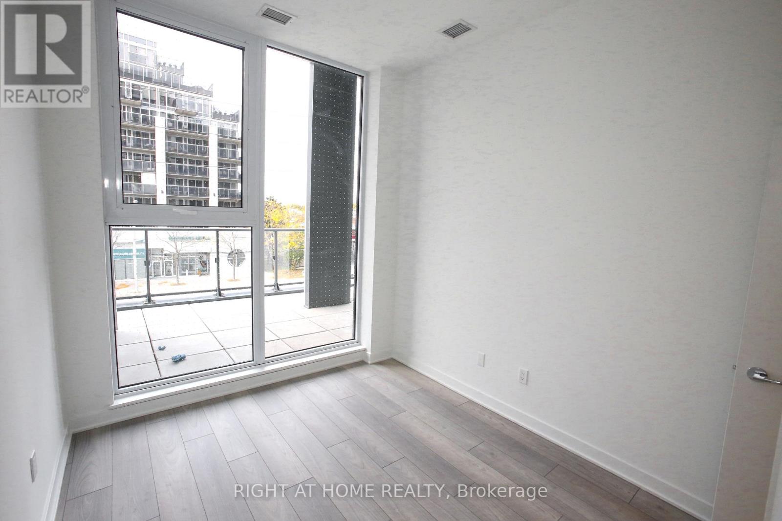 209 - 1007 The Queensway, Toronto, Ontario M8Z 0C6 - Photo 6 - W12549844