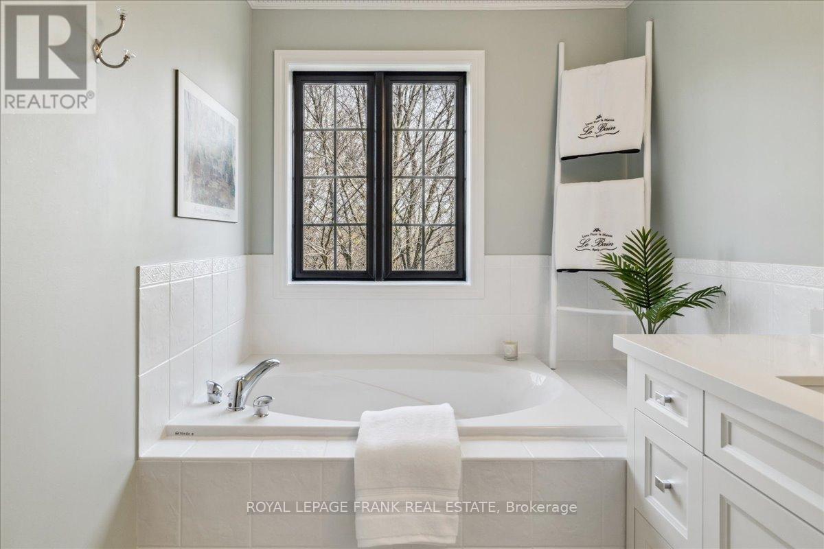 17 - 2401 Fifth Line W, Mississauga, Ontario L5K 1V9 - Photo 20 - W12549854