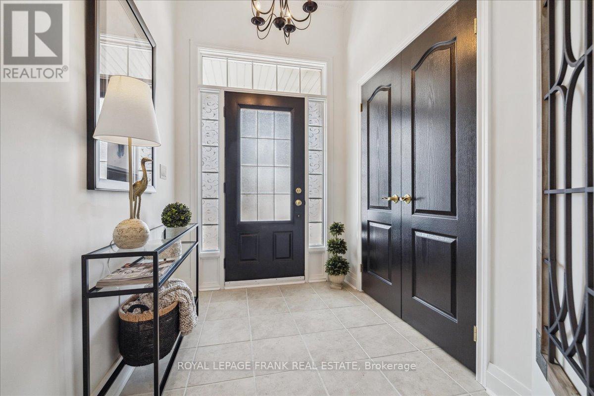 17 - 2401 Fifth Line W, Mississauga, Ontario L5K 1V9 - Photo 3 - W12549854