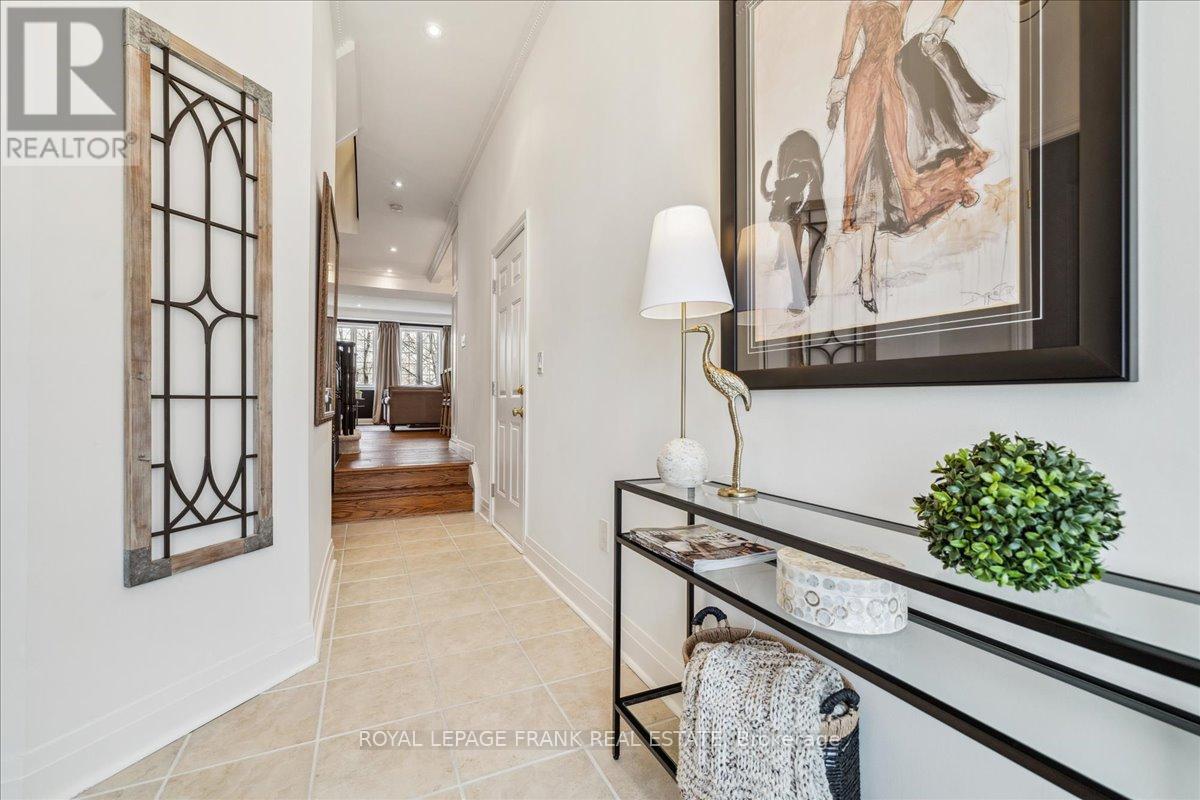 17 - 2401 Fifth Line W, Mississauga, Ontario L5K 1V9 - Photo 4 - W12549854