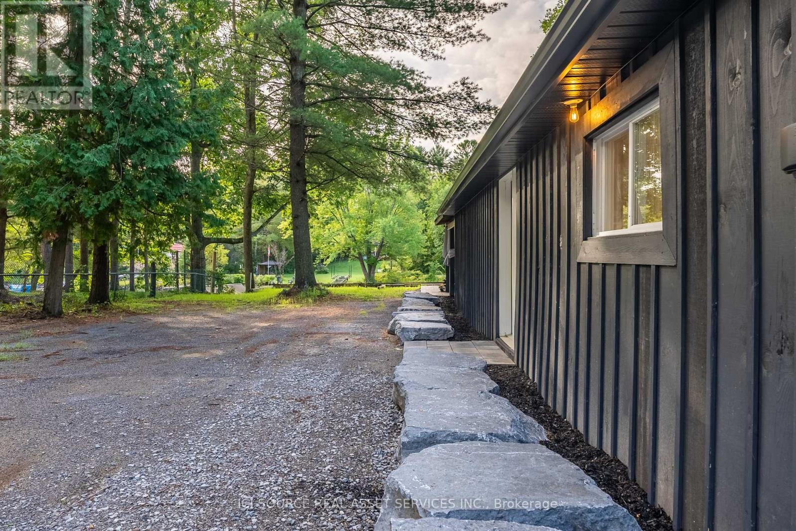 3526 Monck Road, Kawartha Lakes, Ontario K0M 2L0 - Photo 5 - X12549850