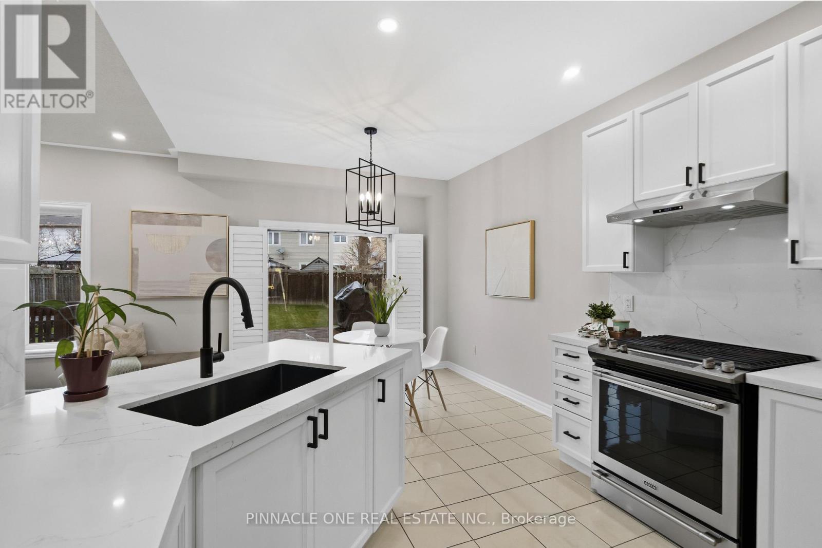 93 Florence Drive, Whitby, Ontario L1R 0K4 - Photo 17 - E12549714