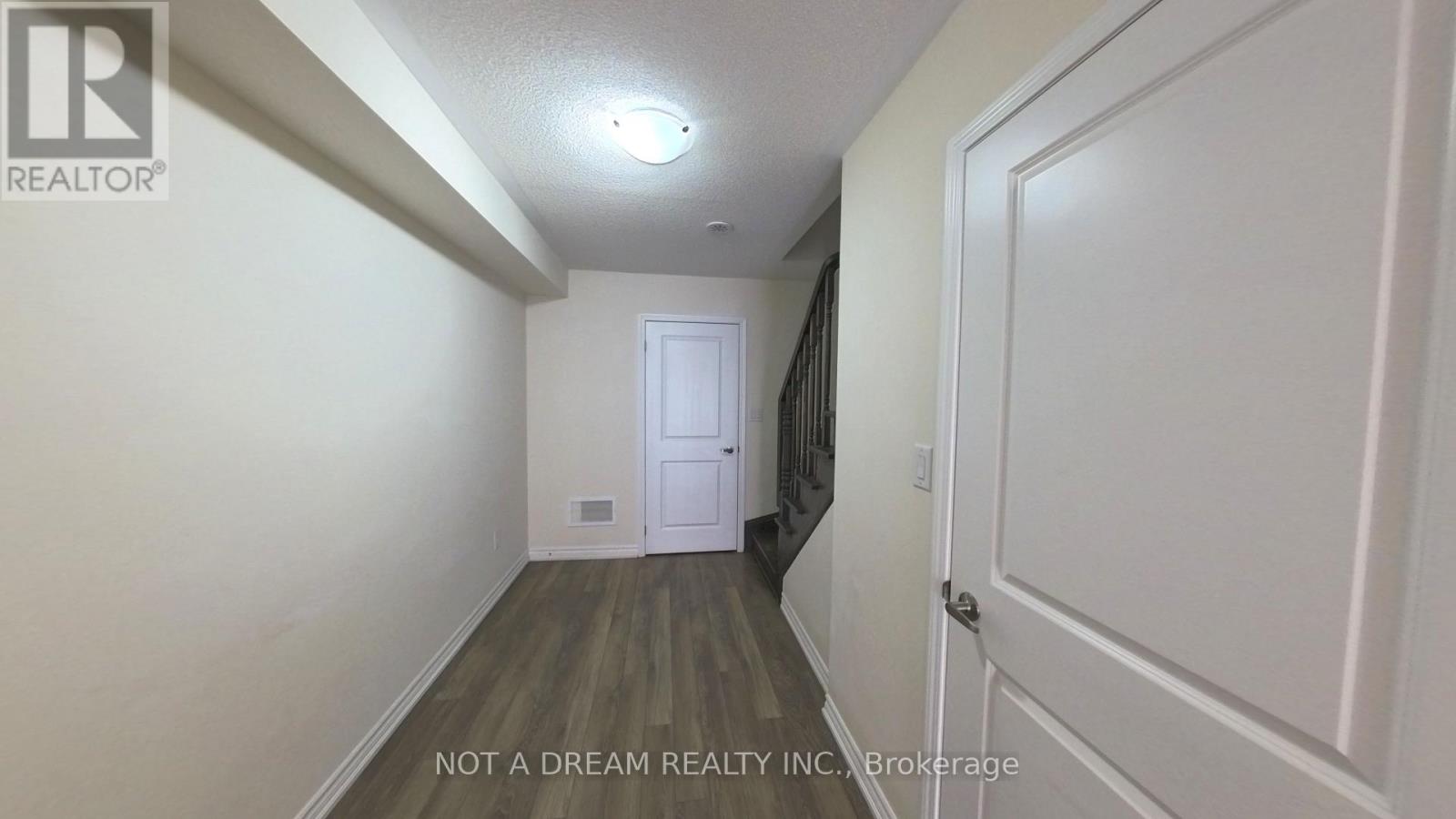 11 Bluegill Crescent, Whitby, Ontario L1P 0E4 - Photo 7 - E12549870