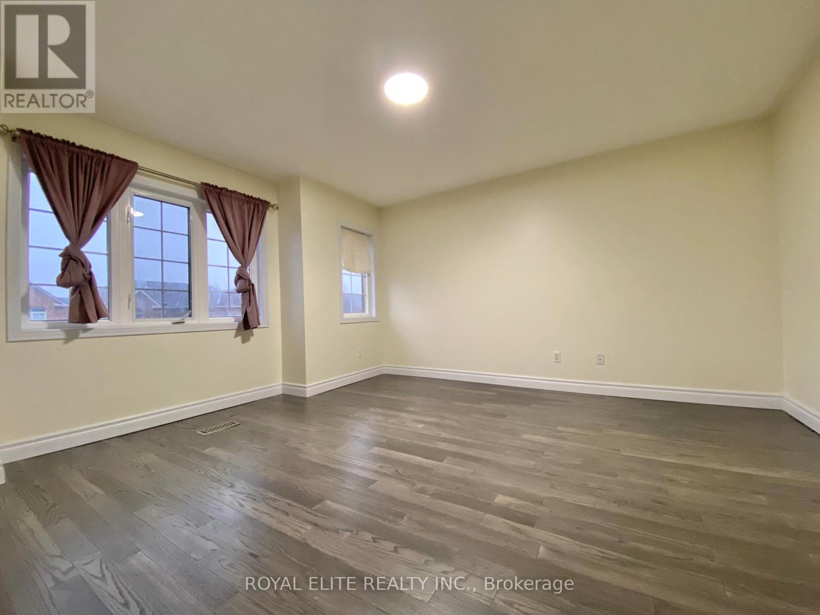 26 Starhill Crescent, Markham, Ontario L6C 2Z9 - Photo 13 - N12549860