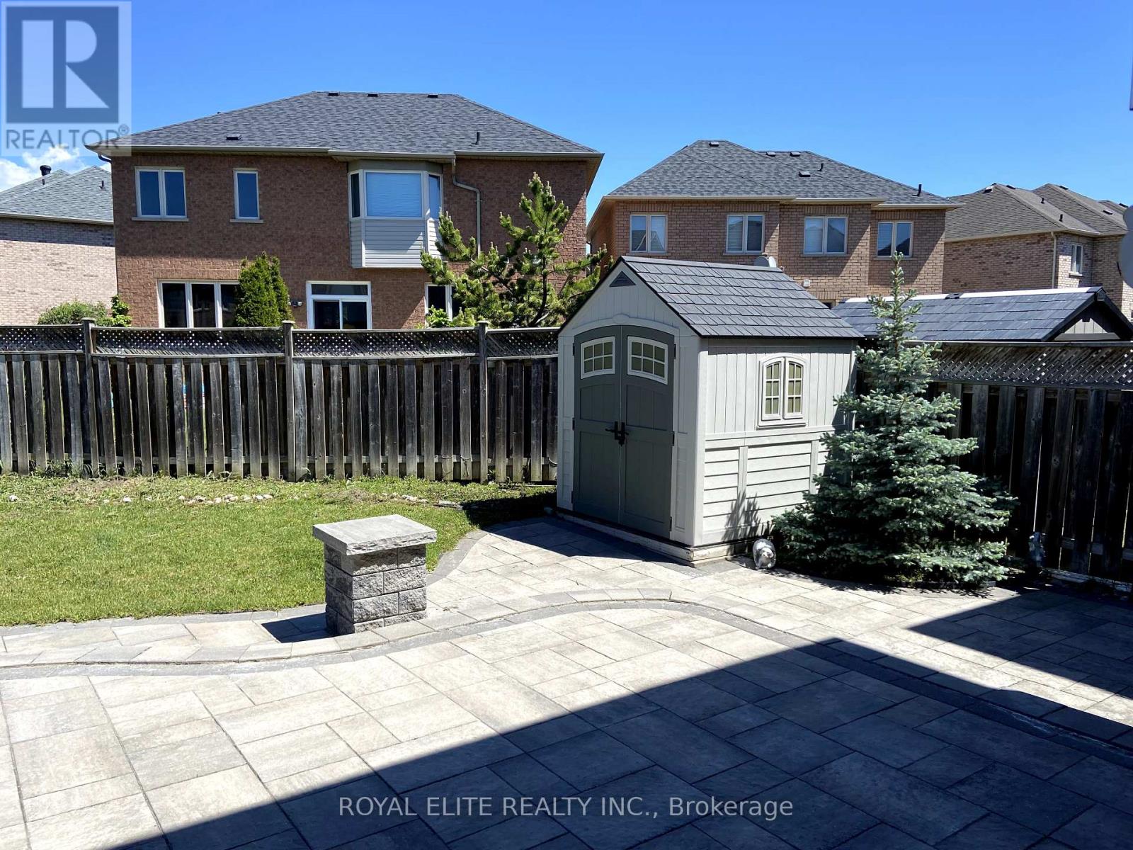 26 Starhill Crescent, Markham, Ontario L6C 2Z9 - Photo 3 - N12549860