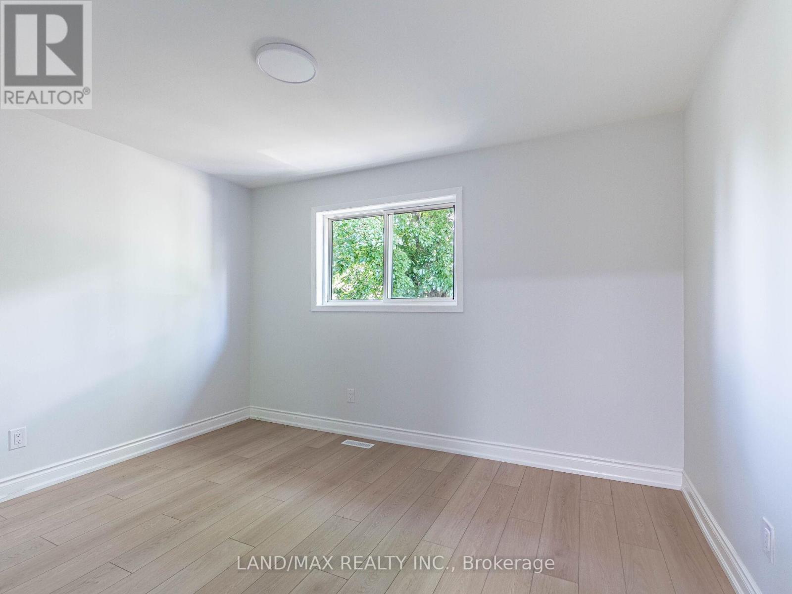 Upper - 7738 Kittridge Drive, Mississauga, Ontario L4T 3J6 - Photo 12 - W12549856