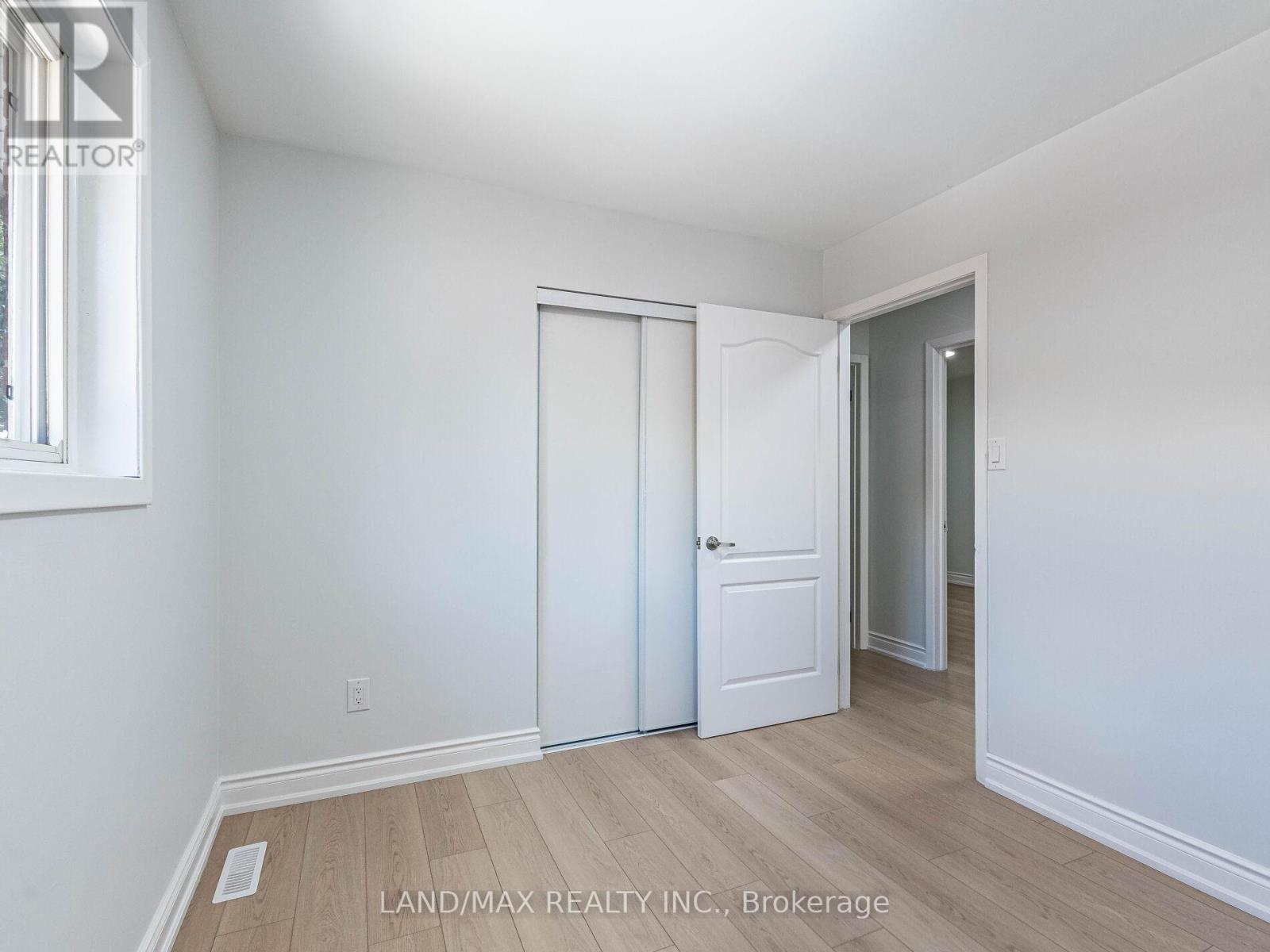 Upper - 7738 Kittridge Drive, Mississauga, Ontario L4T 3J6 - Photo 13 - W12549856