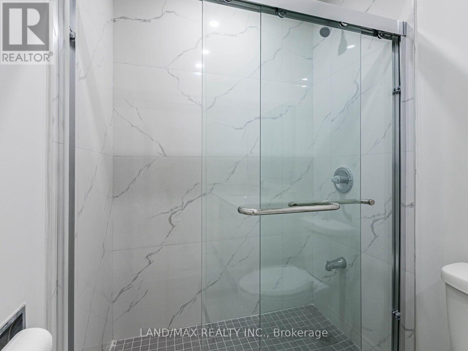 Upper - 7738 Kittridge Drive, Mississauga, Ontario L4T 3J6 - Photo 17 - W12549856