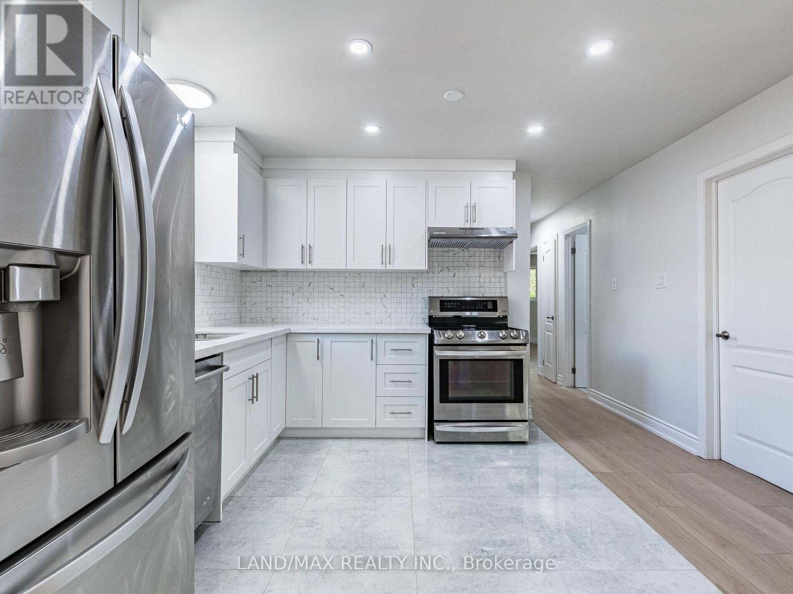 Upper - 7738 Kittridge Drive, Mississauga, Ontario L4T 3J6 - Photo 4 - W12549856