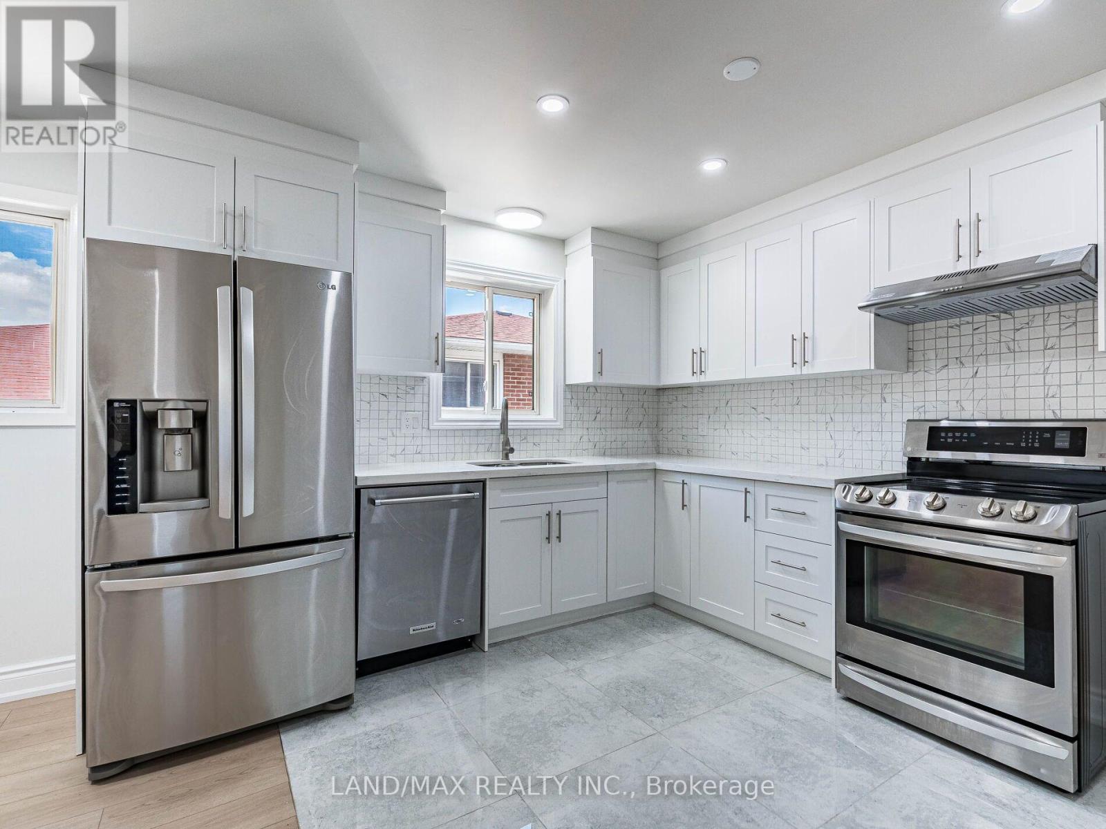 Upper - 7738 Kittridge Drive, Mississauga, Ontario L4T 3J6 - Photo 5 - W12549856