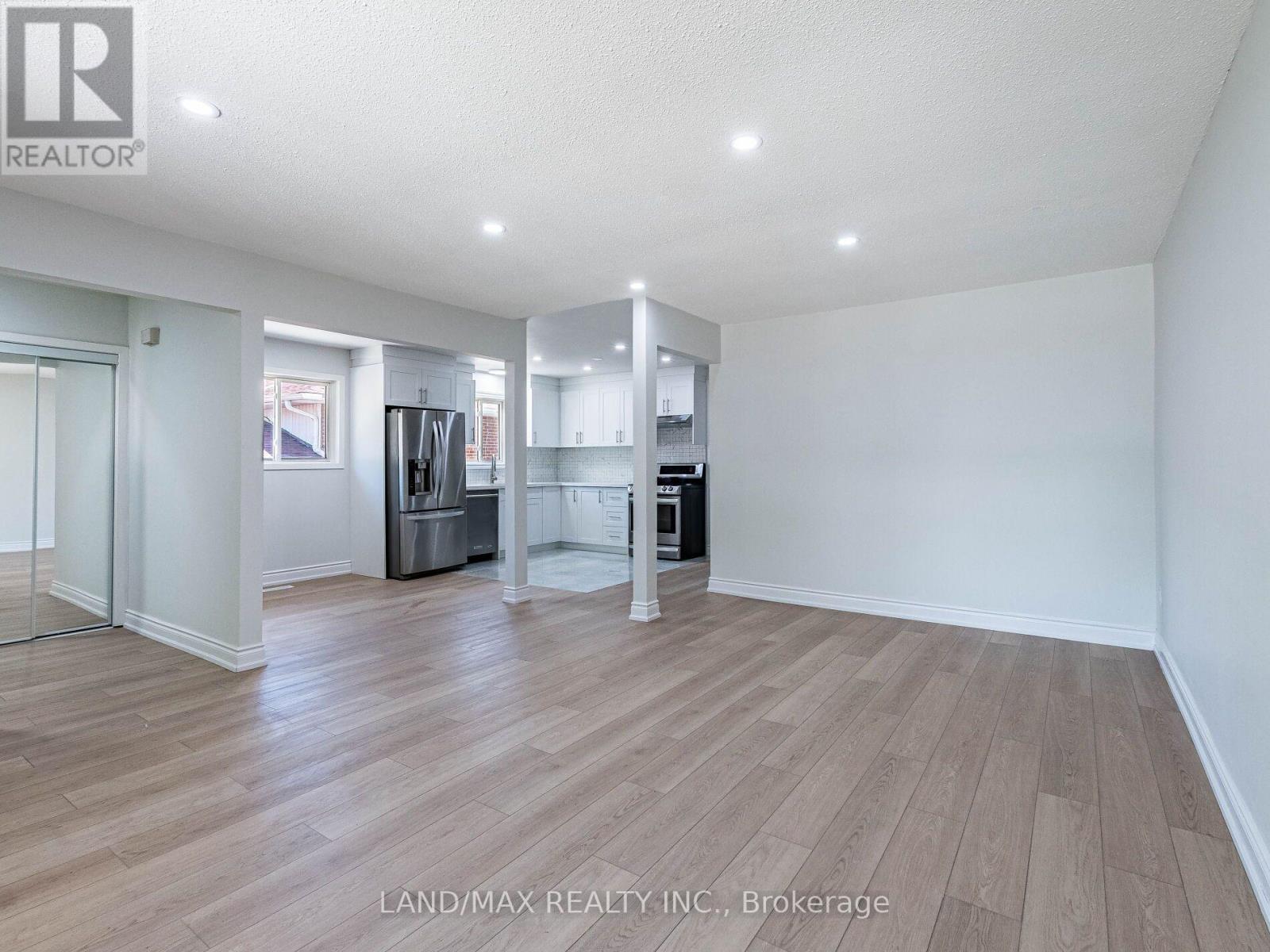 Upper - 7738 Kittridge Drive, Mississauga, Ontario L4T 3J6 - Photo 8 - W12549856