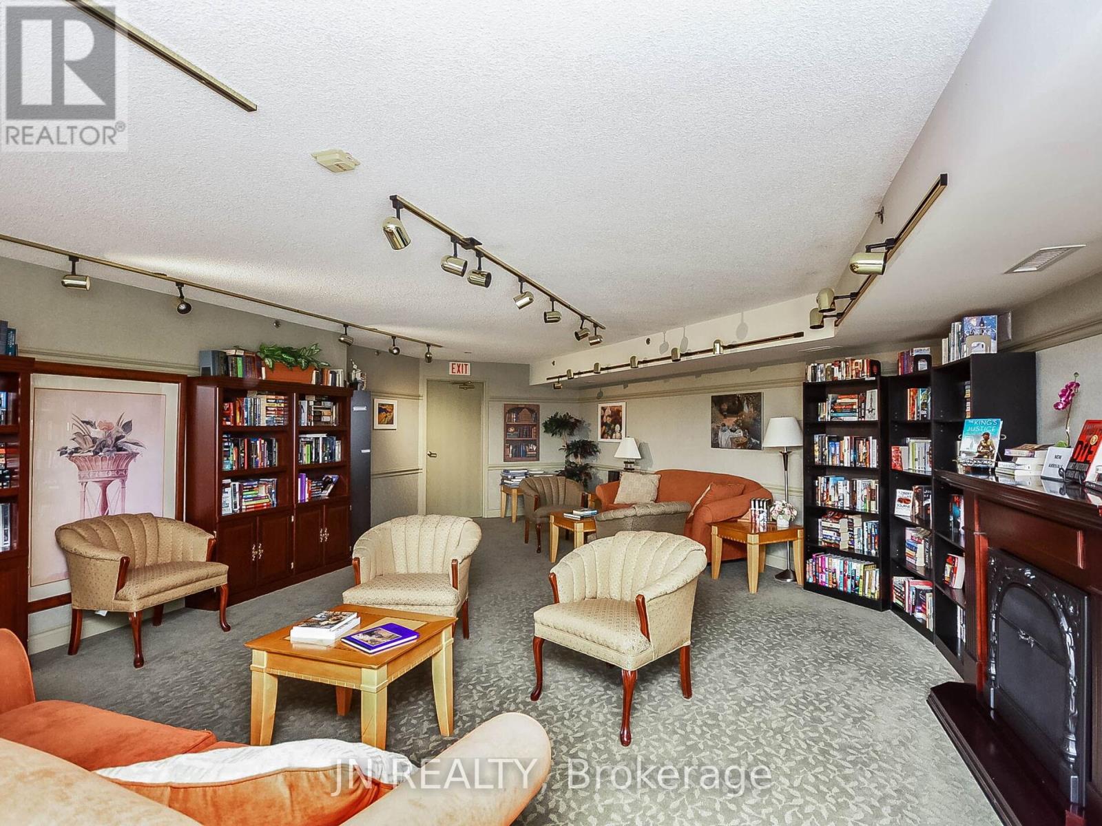 109 - 10 Dayspring Circle, Brampton, Ontario L6P 1B9 - Photo 45 - W12549858