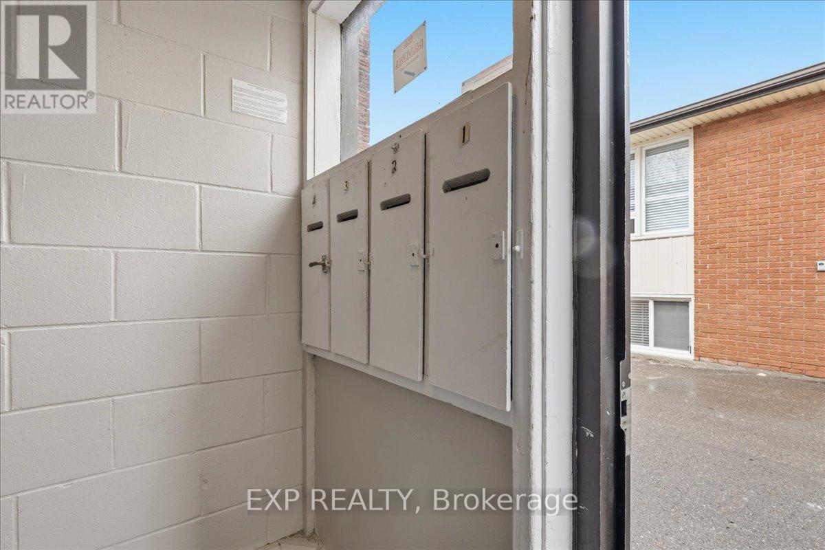 72 Barbara Crescent, Kitchener, Ontario N2M 4N2 - Photo 6 - X12549862