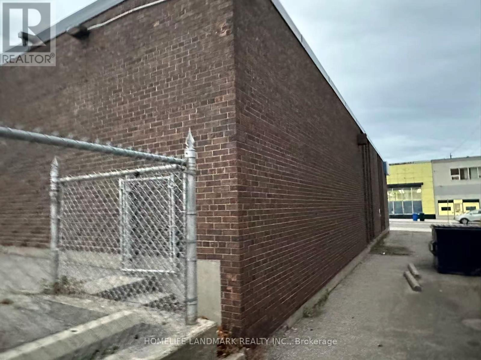 61 Jarvis Street, Fort Erie, Ontario L2A 2S3 - Photo 5 - X12549866