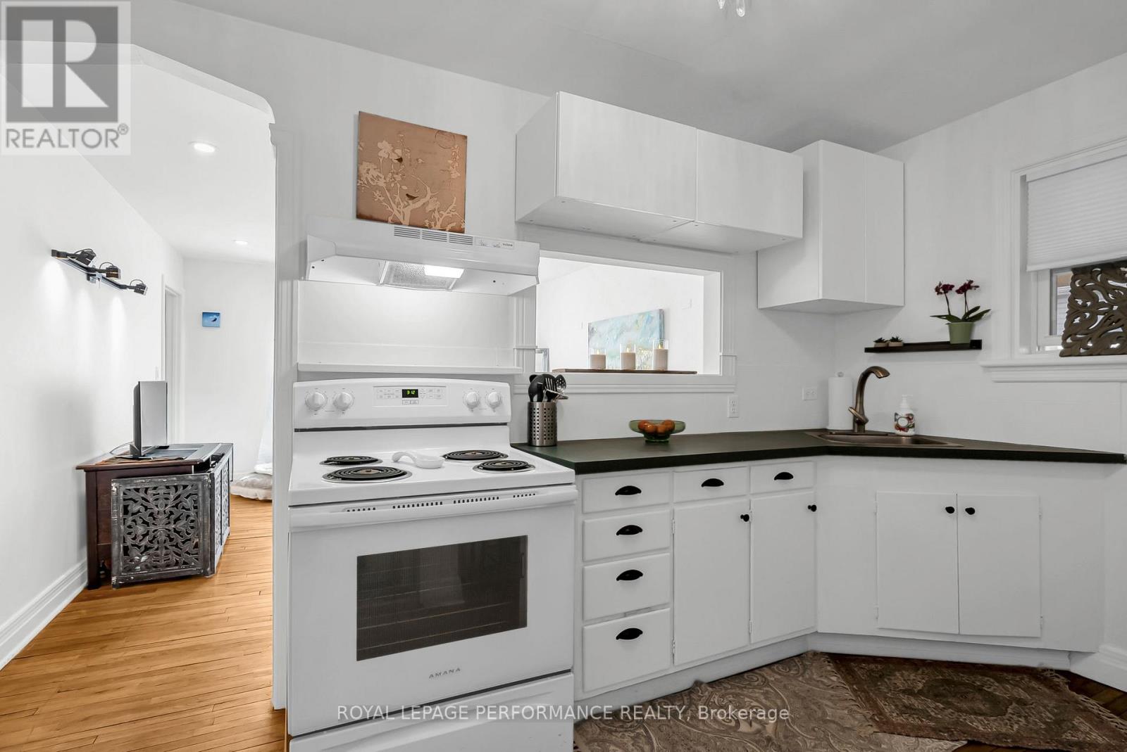 543 Fifth Street E, Cornwall, Ontario K6H 2M6 - Photo 11 - X12436153