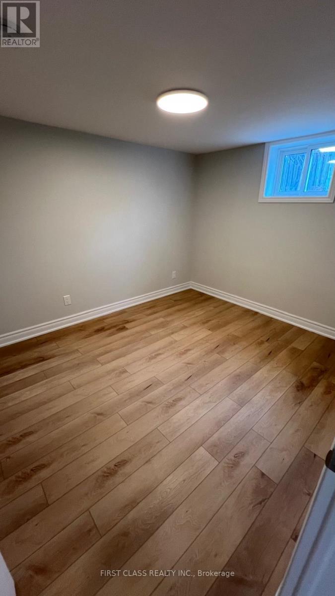 Basement - 989 Mcbride Avenue, Mississauga, Ontario  L5C 1M2 - Photo 6 - W12549878