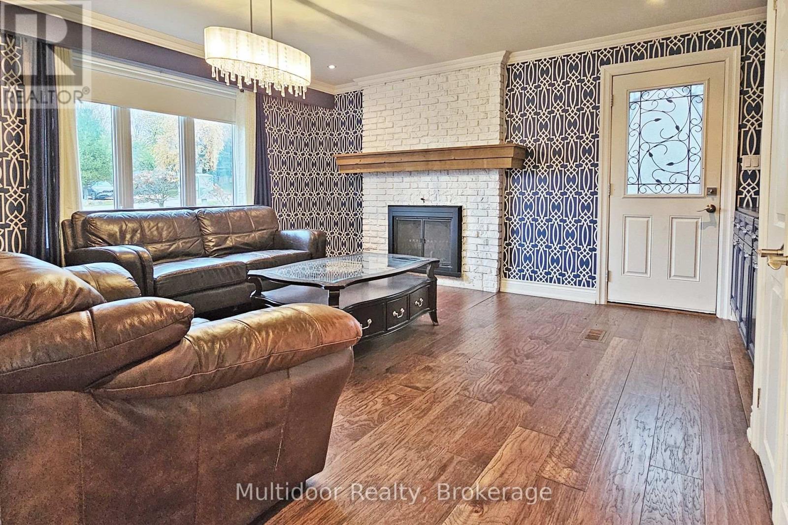 871 Swiss Heights, Oshawa, Ontario L1K 2B1 - Photo 7 - E12549890