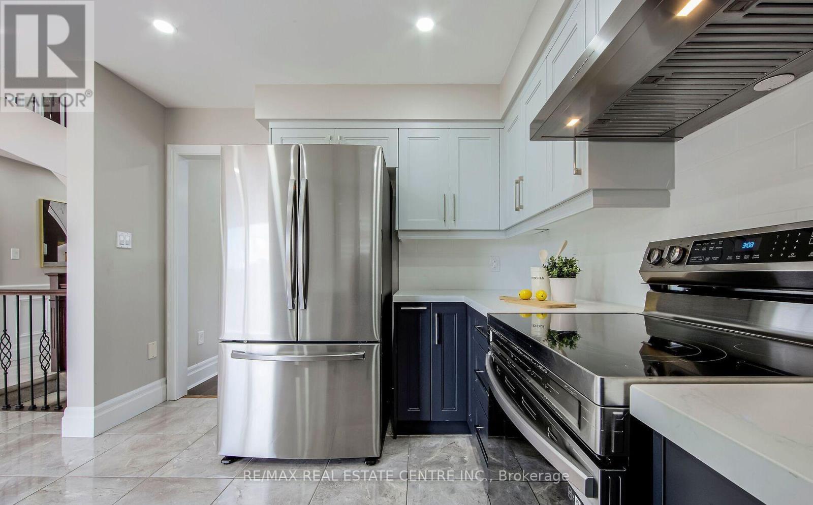 11 Priscilla's Place, Barrie, Ontario L4N 5X4 - Photo 14 - S12549888