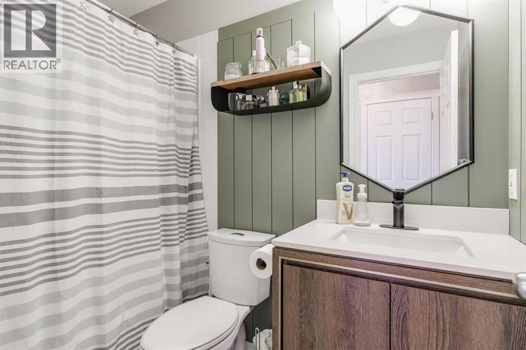 179 Crystal Shores Grove W, Okotoks, Alberta  T1S 1Y2 - Photo 21 - A2269991