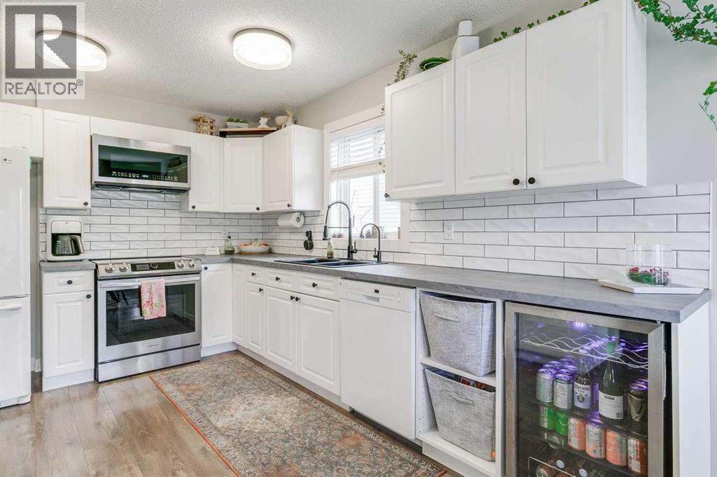 179 Crystal Shores Grove W, Okotoks, Alberta  T1S 1Y2 - Photo 7 - A2269991