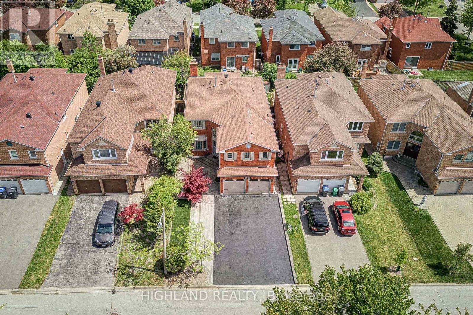 4781 Crystal Rose Drive, Mississauga, Ontario L5V 1G9 - Photo 6 - W12516918