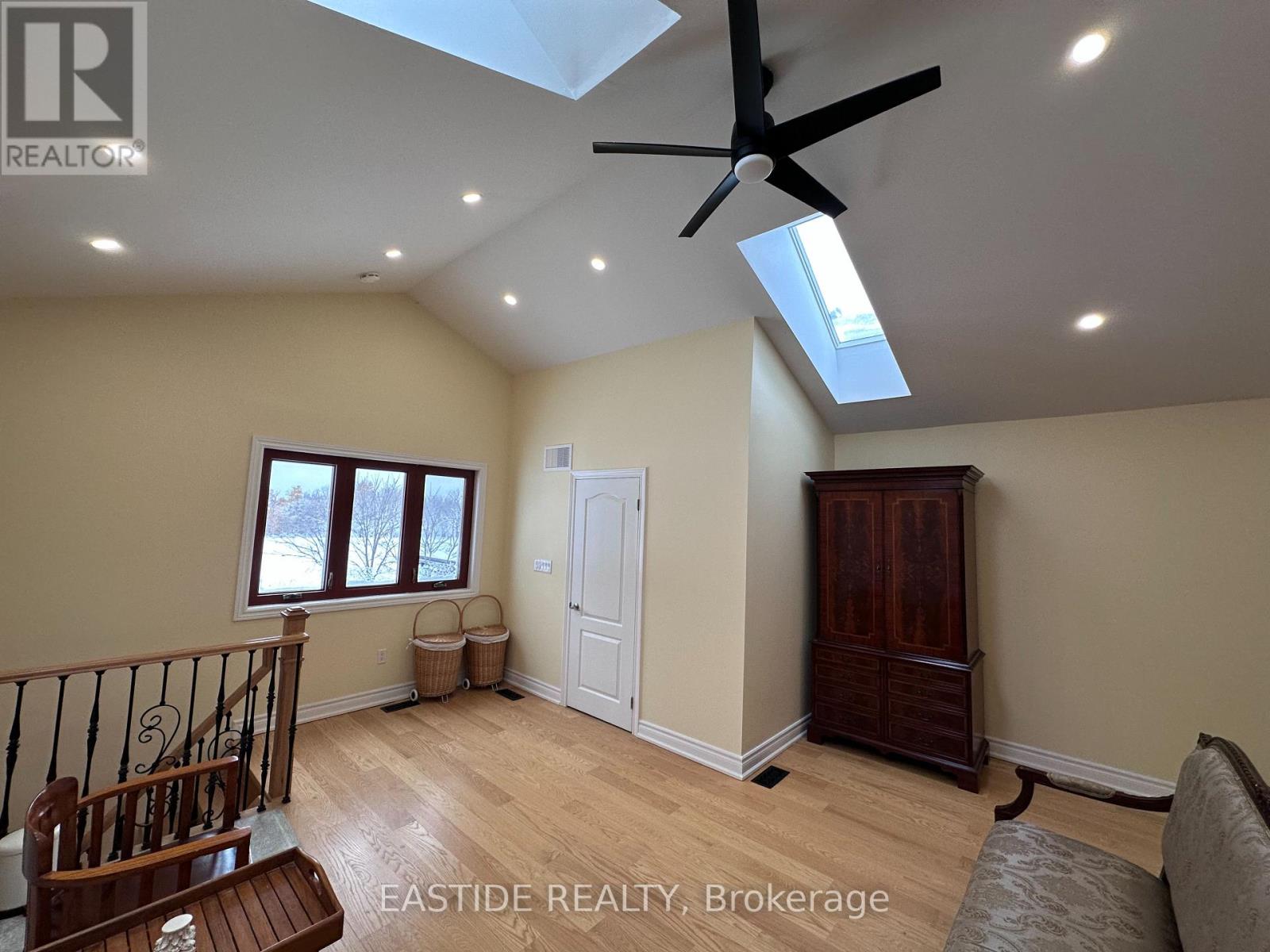 5255 Philp Road, Lincoln, Ontario L3J 2E8 - Photo 36 - X12549882