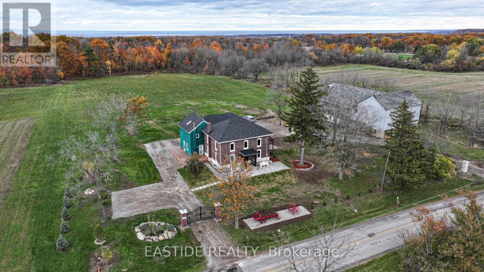 5255 Philp Road, Lincoln, Ontario L3J 2E8 - Photo 4 - X12549882