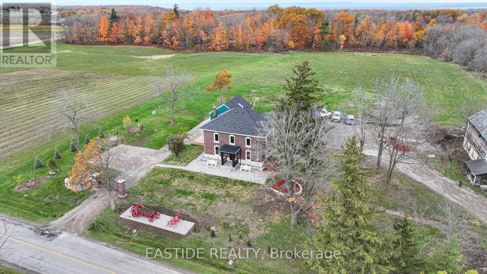 5255 Philp Road, Lincoln, Ontario L3J 2E8 - Photo 5 - X12549882