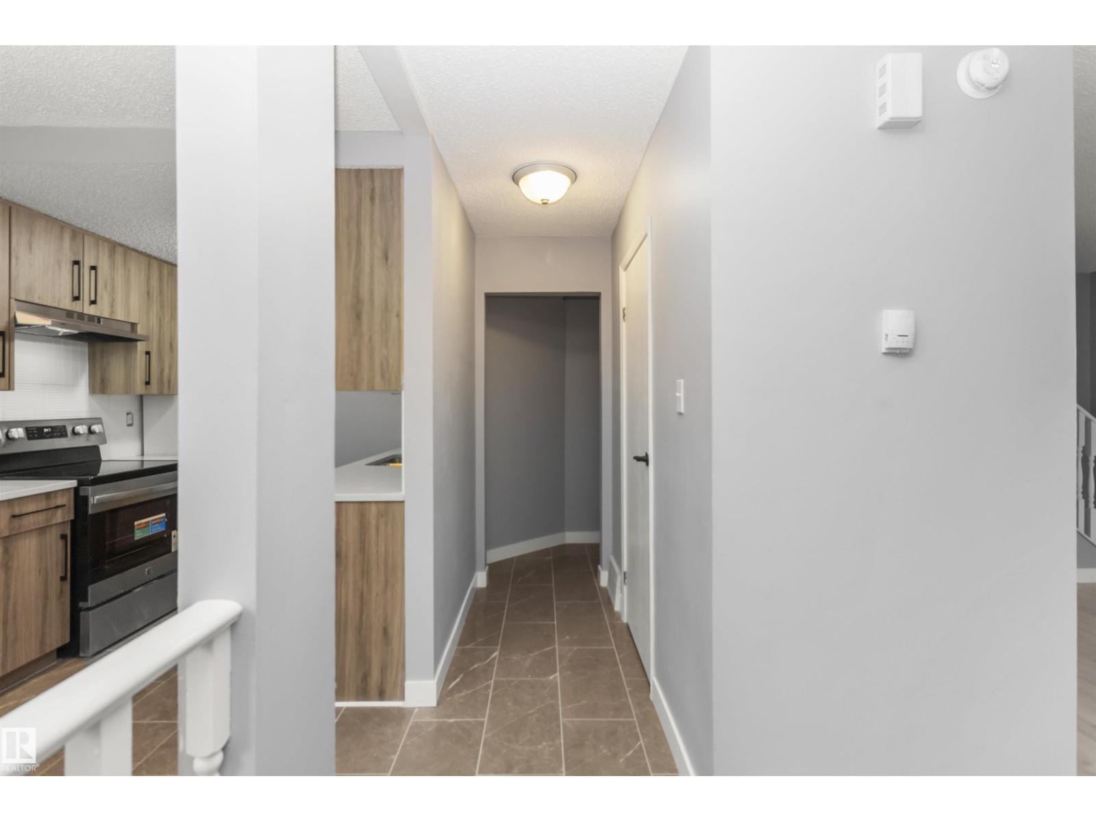 18 Willowdale Pl Nw, Edmonton, Alberta  T5T 1Z4 - Photo 4 - E4465943