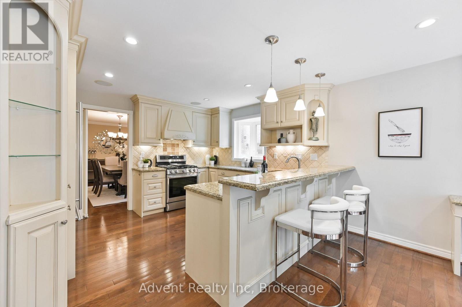 28 Delhi Crescent, Markham, Ontario L3R 4J6 - Photo 8 - N12549912