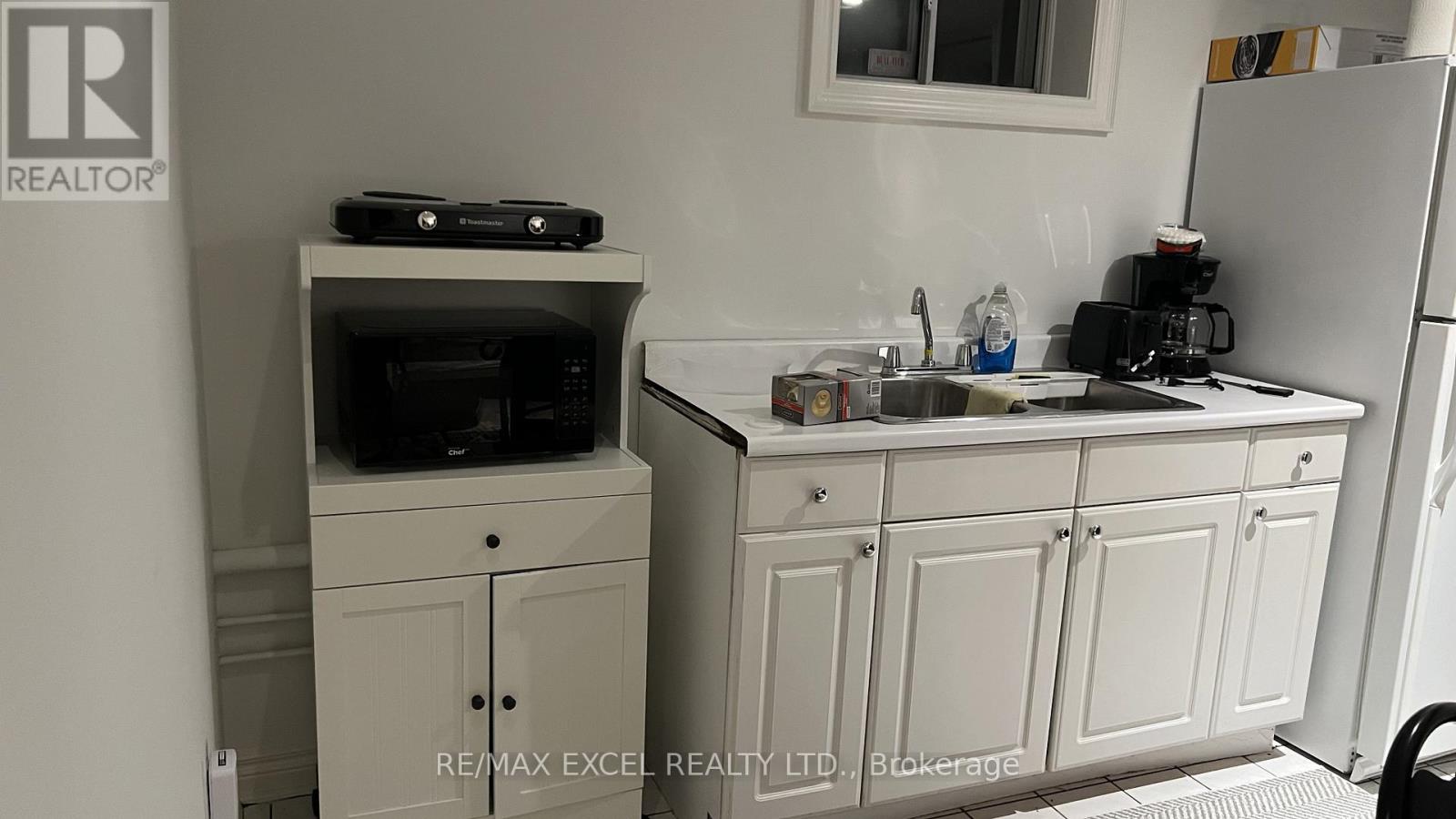 Bachlor-Basement - 387 Crosby Avenue, Richmond Hill, Ontario L4C 2R8 - Photo 11 - N12531472