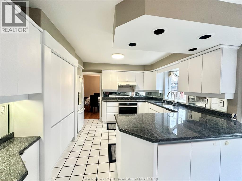 3748 Ouellette Avenue, Windsor, Ontario N9E 3M7 - Photo 10 - 25028898