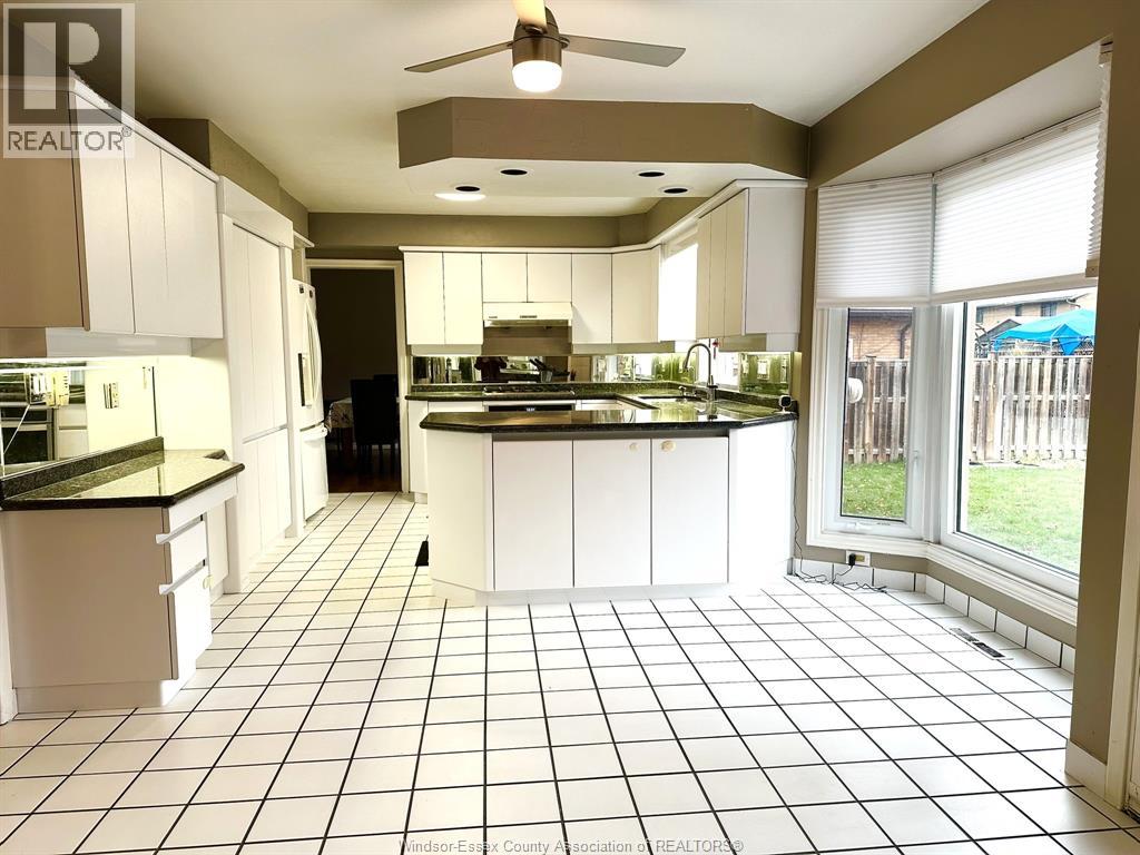3748 Ouellette Avenue, Windsor, Ontario N9E 3M7 - Photo 11 - 25028898