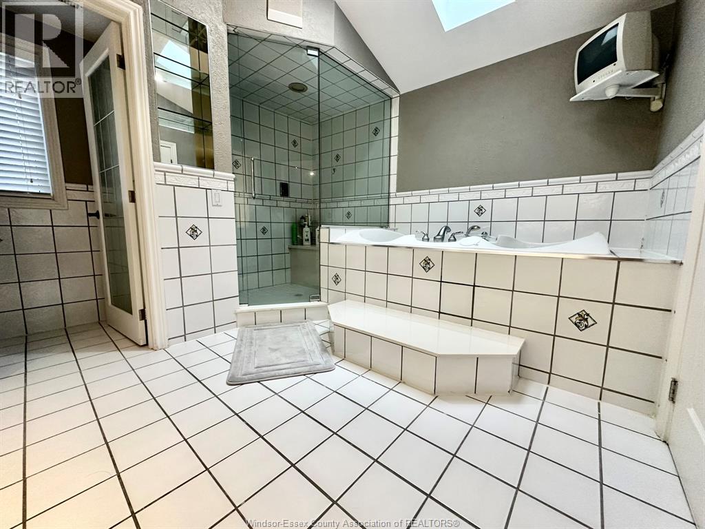 3748 Ouellette Avenue, Windsor, Ontario N9E 3M7 - Photo 25 - 25028898