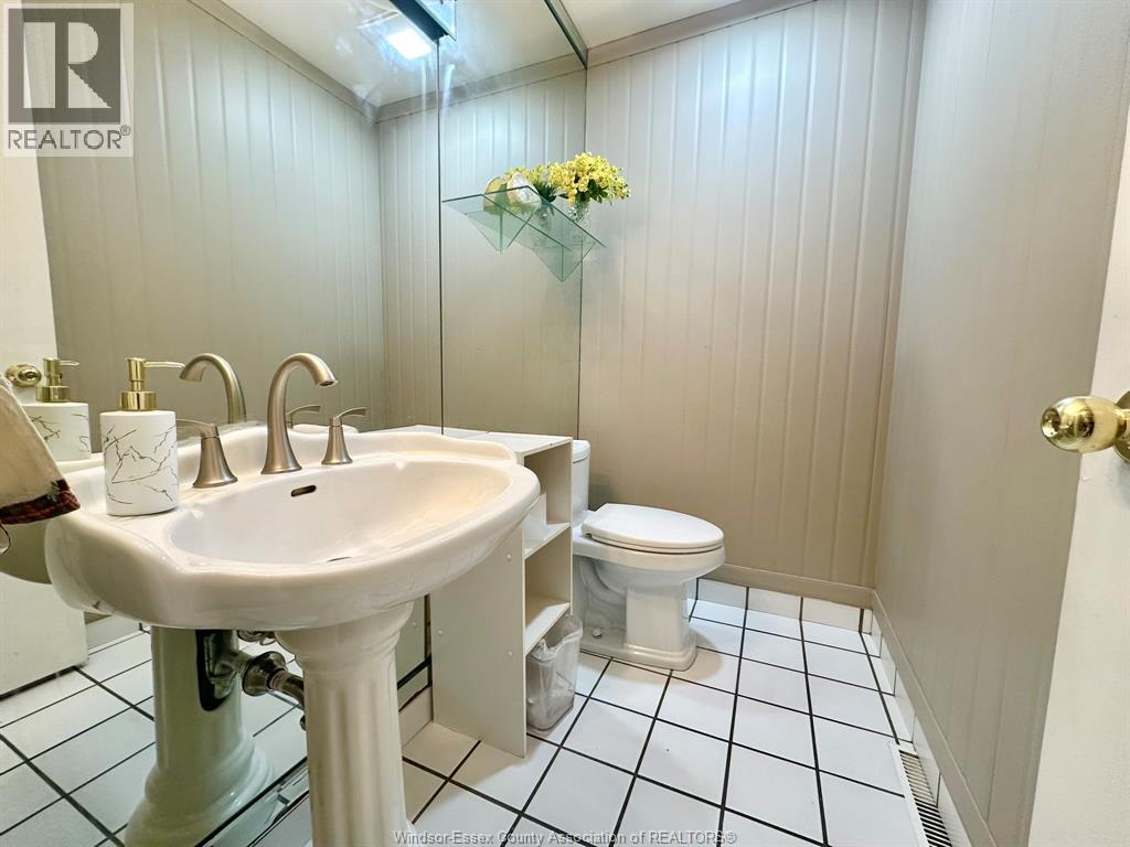 3748 Ouellette Avenue, Windsor, Ontario N9E 3M7 - Photo 35 - 25028898