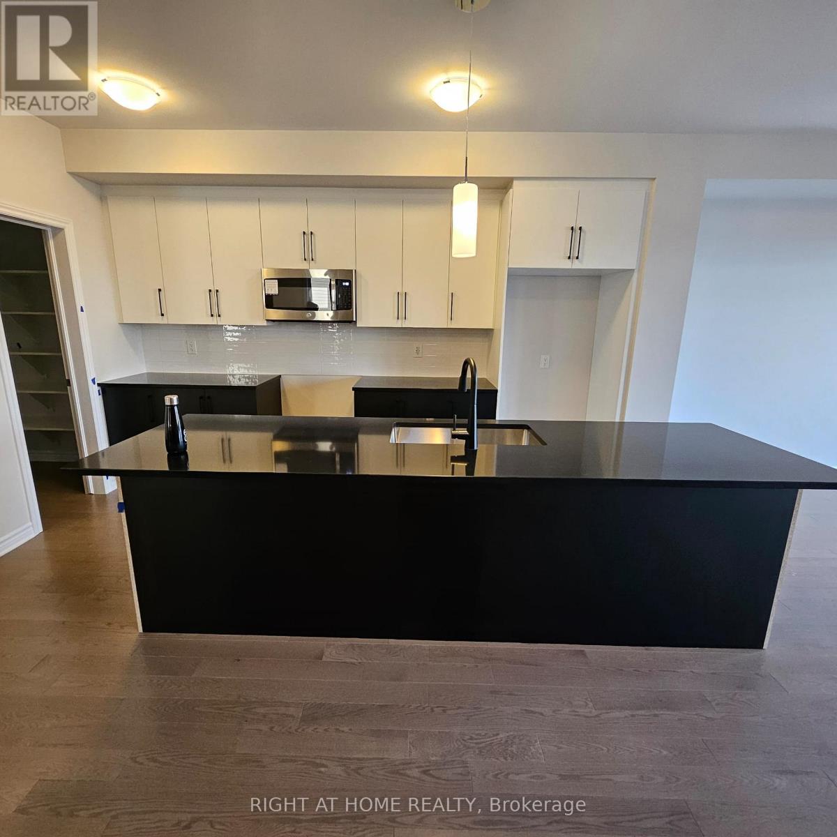 76 Richelieu Street, Russell, Ontario K0A 1W0 - Photo 3 - X12549924