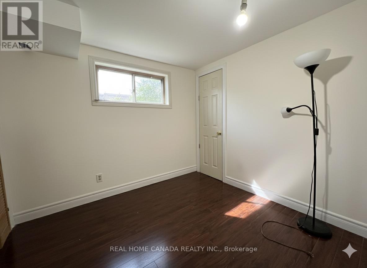 242 Fairglen Avenue, Toronto, Ontario  M1W 1B1 - Photo 10 - E12549922