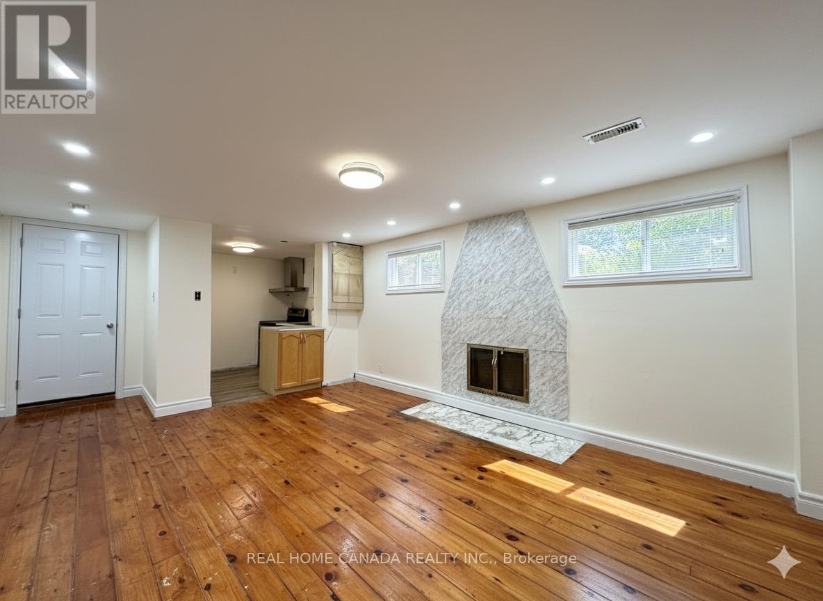 242 Fairglen Avenue, Toronto, Ontario  M1W 1B1 - Photo 2 - E12549922